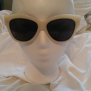 NEW!!! Women's Mc Q Alexander McQueen sunglasses